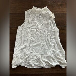 And The Why Los Angeles White Lace Tunic Top- size medium